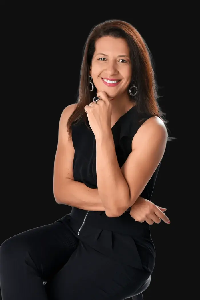 Gizelia Souza - Personal Trainer especialista em treinamento 50+ em Curitiba